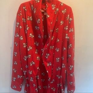 SO girls Christmas robe slightly used :)